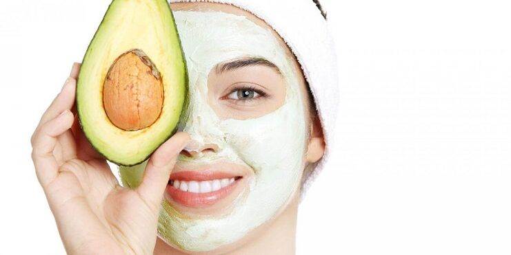 mask with avocado to rejuvenate the skin