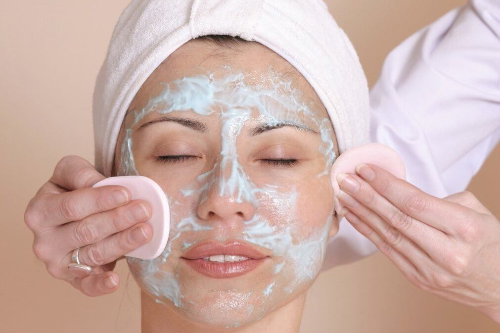 facial peeling to rejuvenate the skin